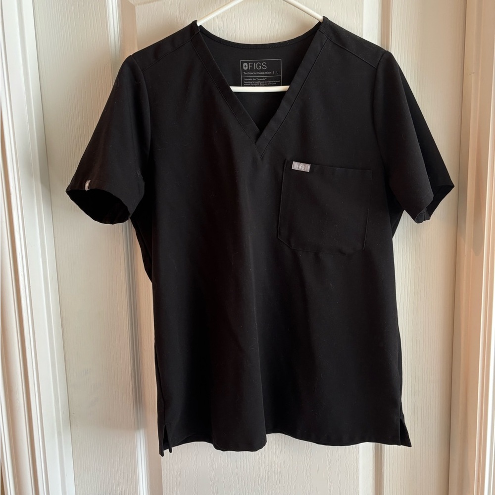 Figs Women's Black V-Neck Short Sleeve Scrub Top
